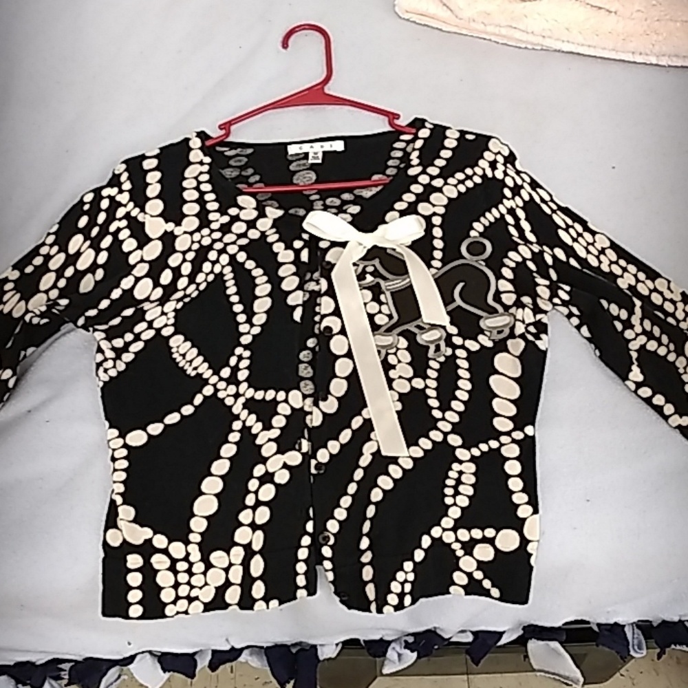 black/white sweater